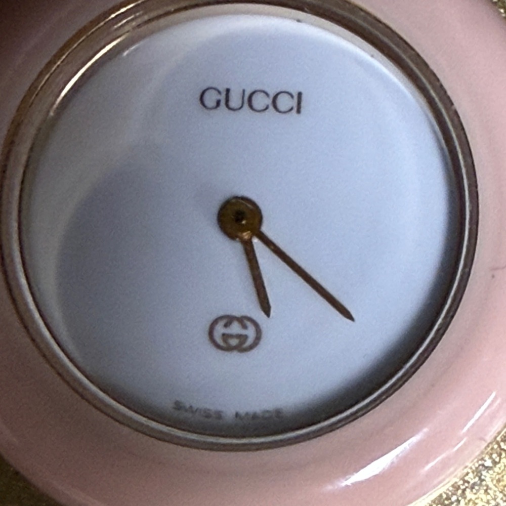 Gucci Women's Gold Watch with Pink Bezel and Bracelet Set - Picture 5 of 7